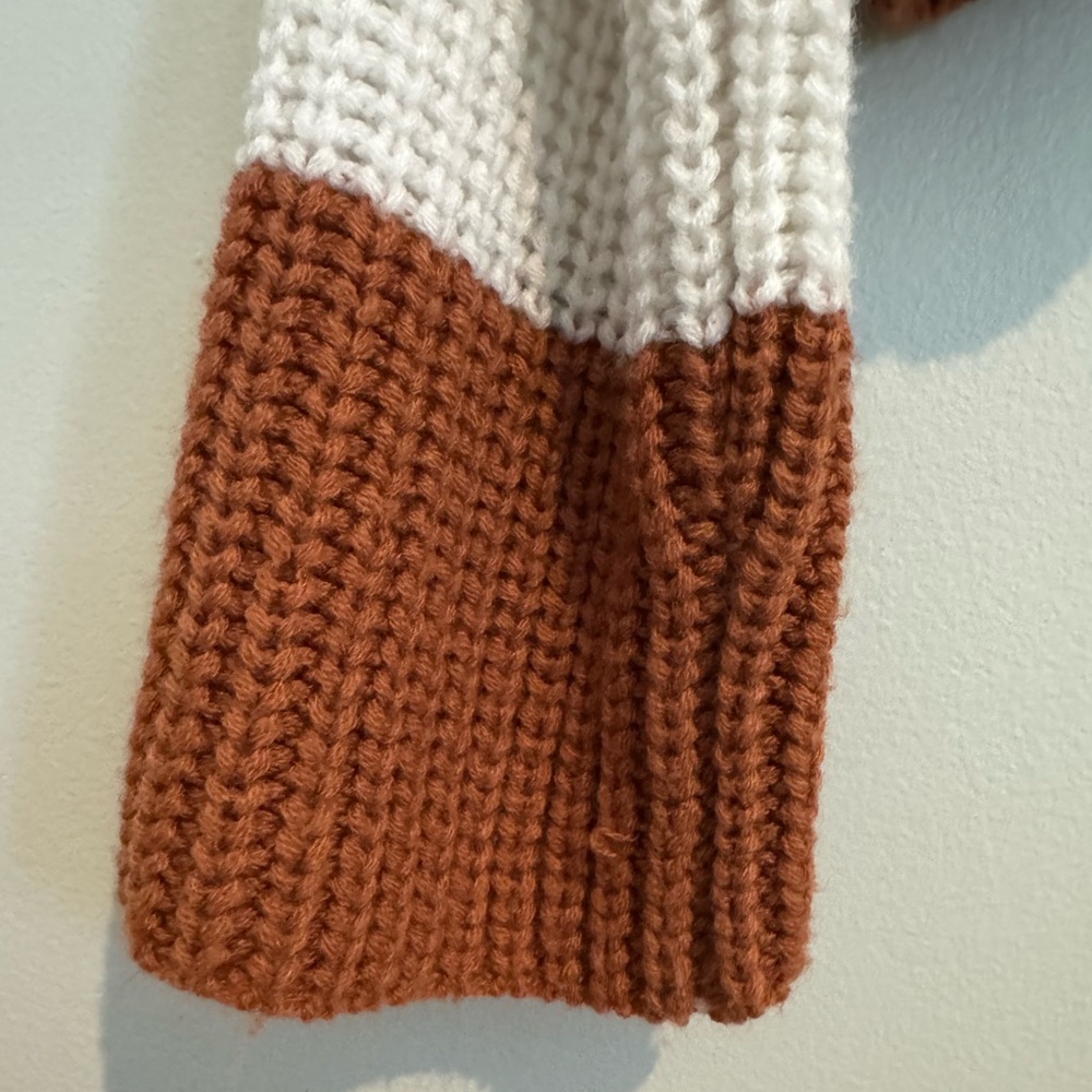moon & madison Colorblock Sweater - Picture 6 of 7
